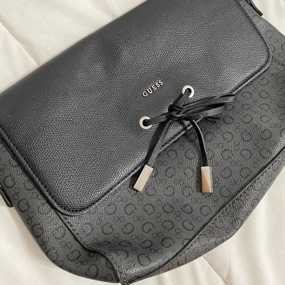 GUESS crossbody bag!